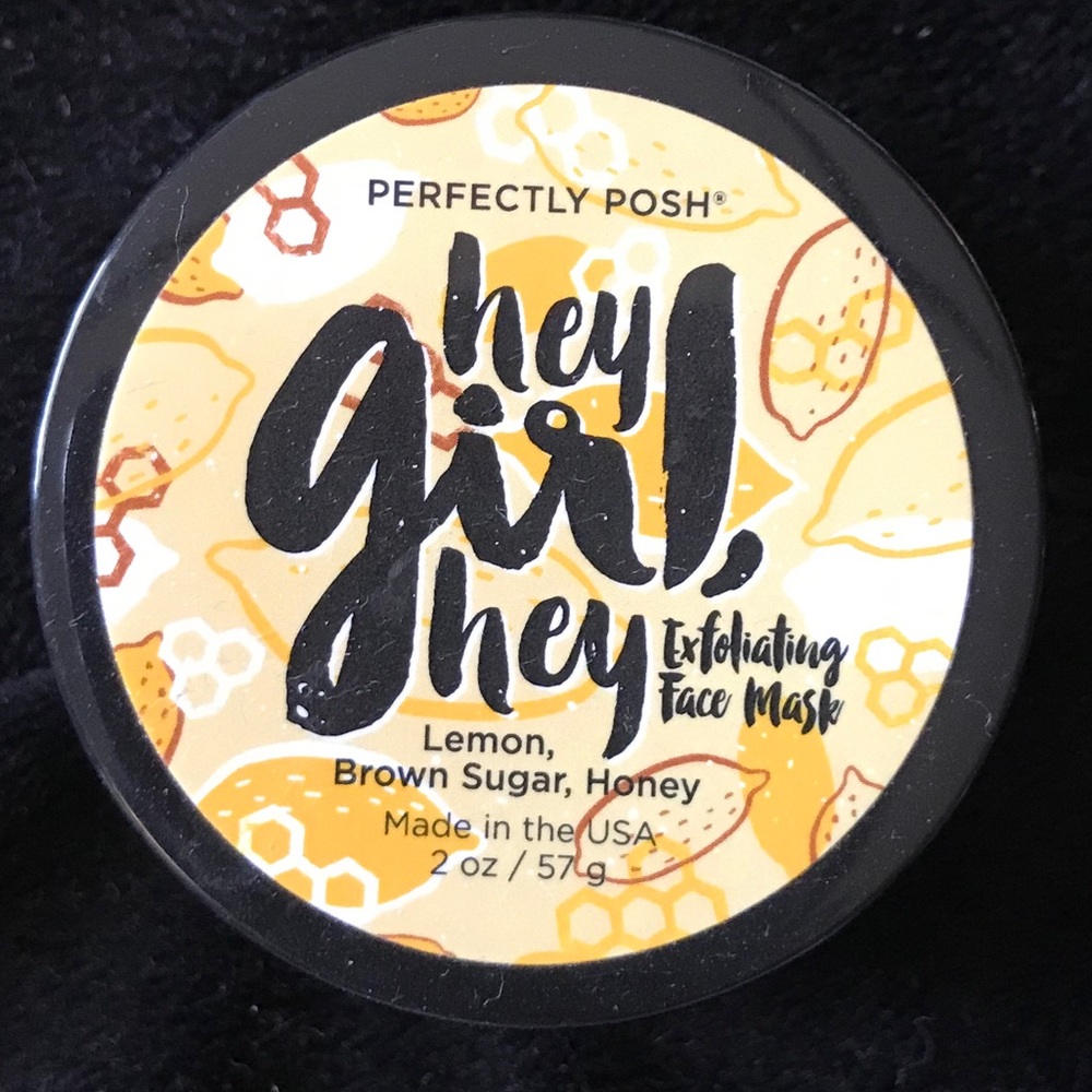 Hey girl, hey exfoliating mask